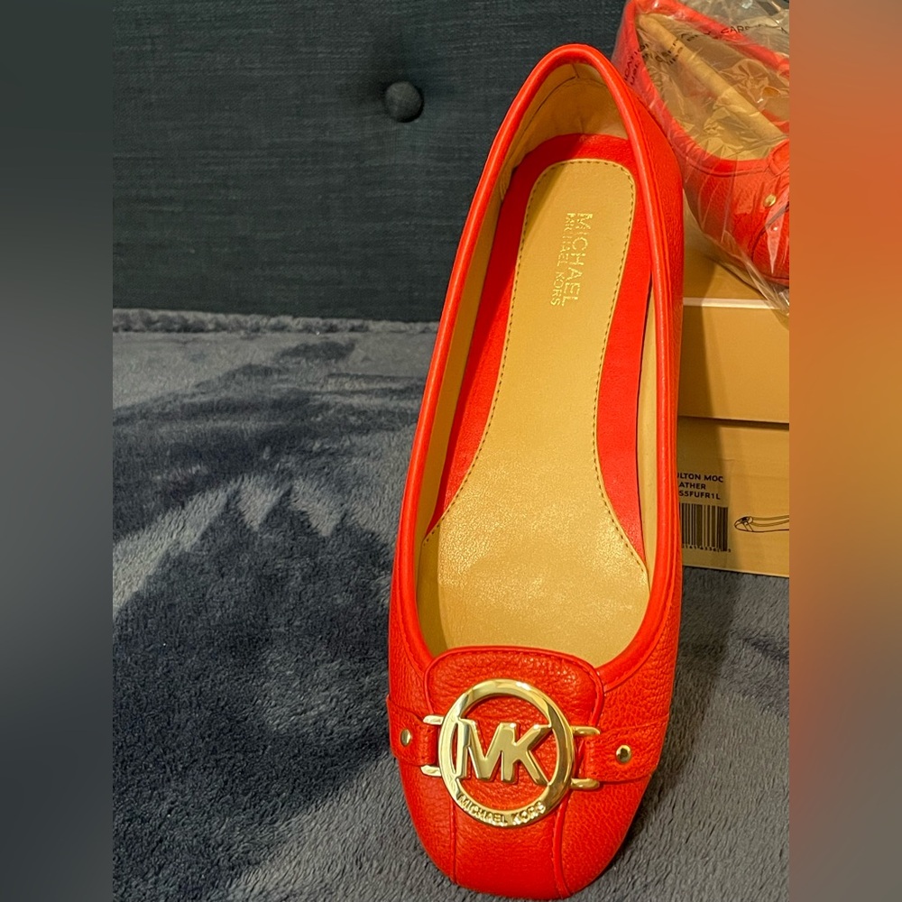 Michael Kors Flat | Size 7M Brand New | Never Worn